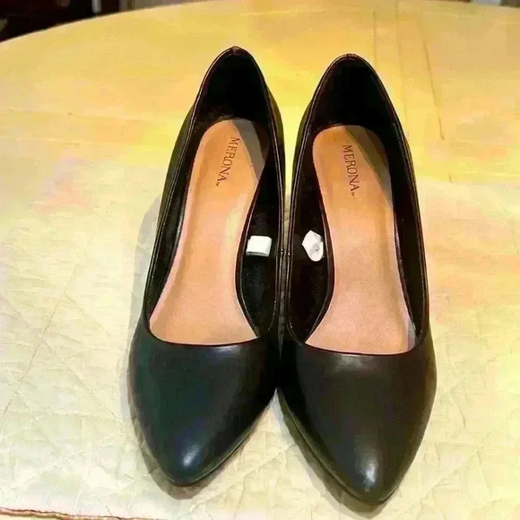 Black Heels by Merona size 8 - Picture 1 of 5